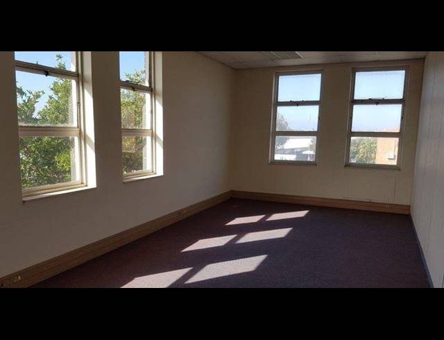 575M² OFFICE TO LET IN NDABENI